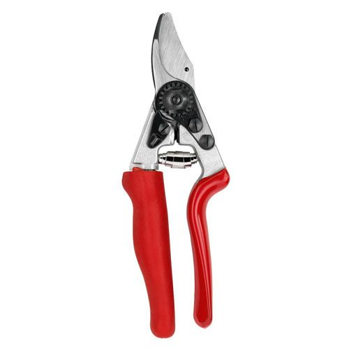 I think that the weight in ounces of the felco 12 hand pruner is wrong in your online catalog.